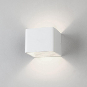 Настенный светодиодный светильник Elektrostandard Corudo MRL LED 1060 белый a063686 